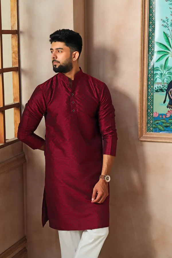 Maroon_Silk_Jacquard_Woven_Texture_Kurta