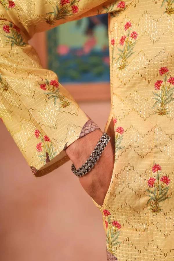 Yellow_Cotton_Zari_thread_Work_with_Animal_Print_Kurta