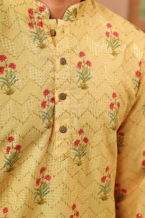 Yellow_Cotton_Zari_thread_Work_with_Animal_Print_Kurta