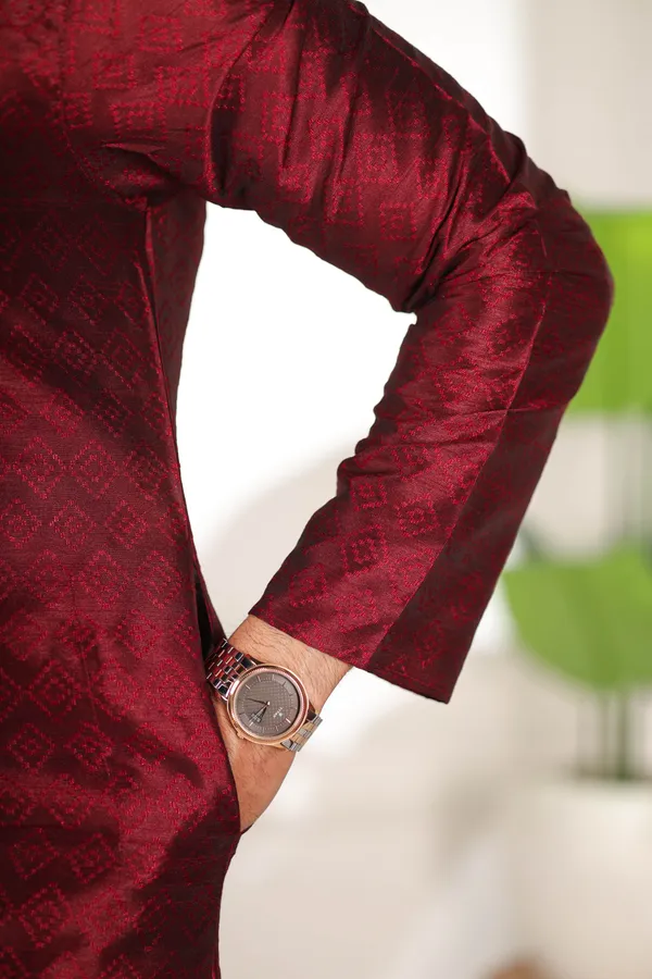 Maroon_Silk_Jacquard_Woven_Texture_Kurta