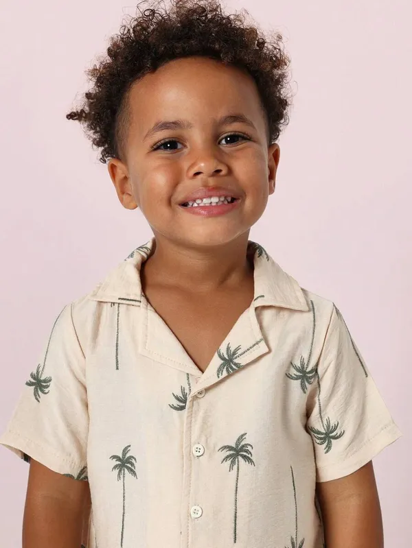 Beige_Short-Sleeve_Button-Up_Shirt_And_Shorts