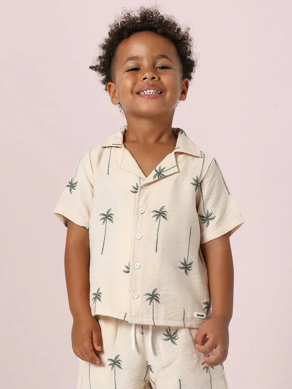 Beige_Short-Sleeve_Button-Up_Shirt_And_Shorts