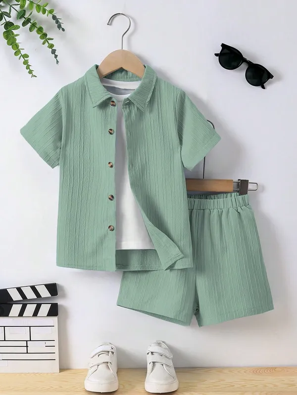 White_Short-Sleeve_Polo_Shirt_With_Trim_On_The_Collar_And_Sleeves