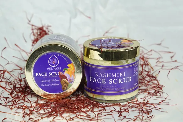 Kashmiri_Face_Scrub_With_Apricot,_Walnut,_Saffron
