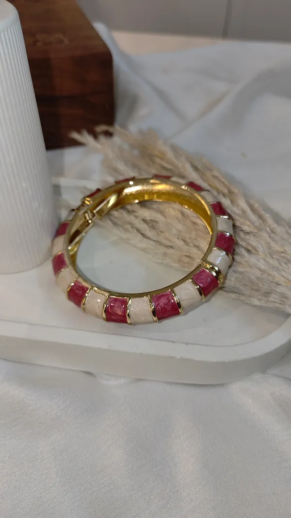 Golden_Brass_Premium_&_Elegant_(_Anti_Tarnish_)_Kada_For_Women