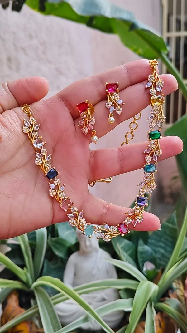 ANIKA_MULTICOLOR_GEMSTONE_NECKLACE_&_EARRING_SET