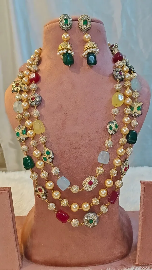 ANTIQUE_3_LAYER_MONALISA_STONE_NECKLACE_SET