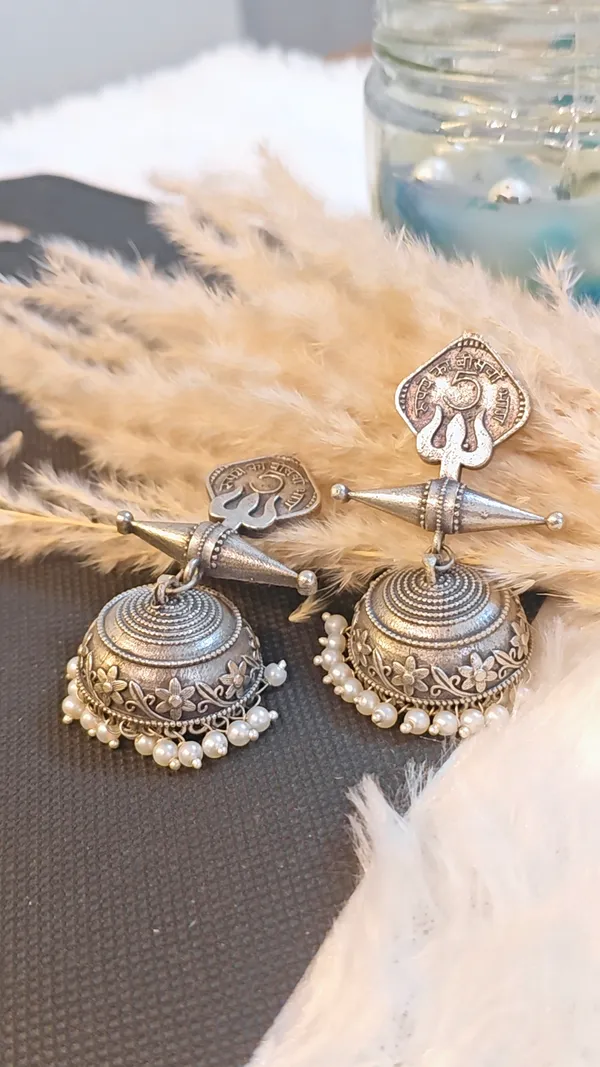 ANTIQUE_SILVER_TRISHUL_COIN_DESIGN_JHUMKAS