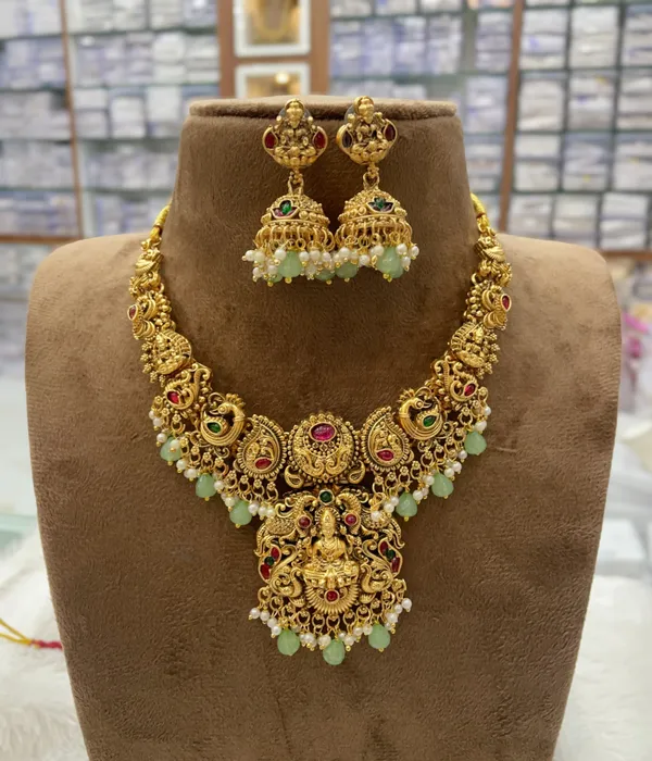 ANTIQUE_TEMPLE_NECKLACE_SET_WITH_GODDESS_LAKSHMI_MOTIF_1.0