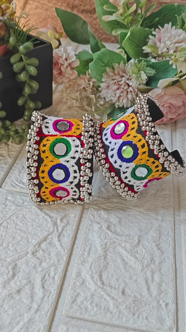 BOHO_HANDCUFF_(PAIR)_2.0