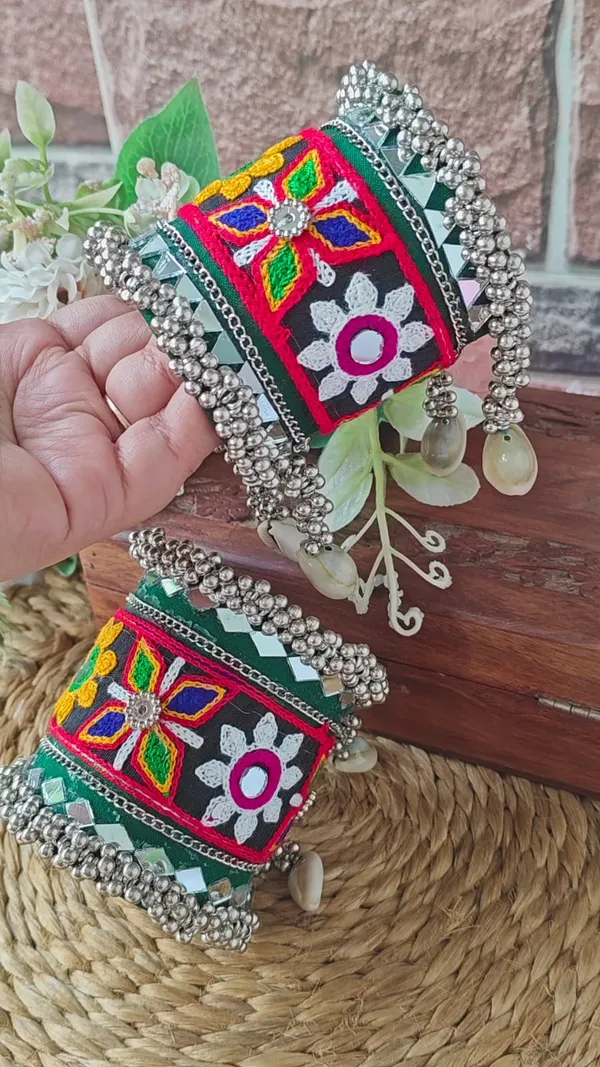 BOHO_HANDCUFF_(PAIR)_1.0
