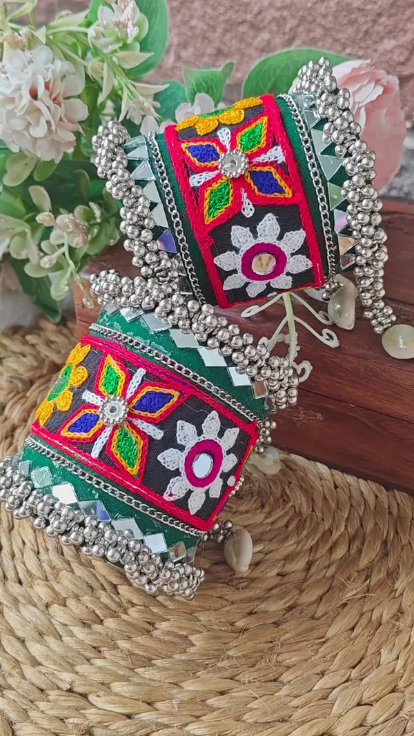 BOHO_HANDCUFF_(PAIR)_1.0