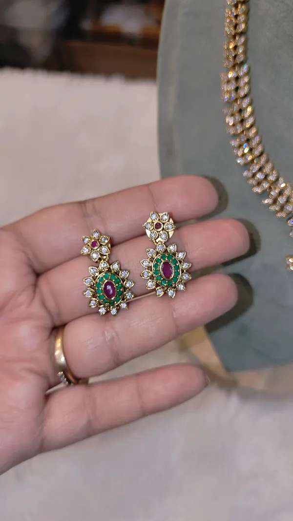 CLASSIC_PARVATHI_GOLD-PLATED_NECKLACE_SET_WITH_RUBY_&_EMERALD_ACCENTS
