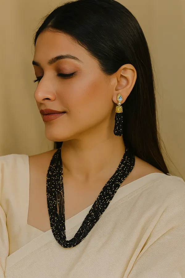 ELEGANT_BLACK_&_GOLD_BEADED_LAYERED_MALA