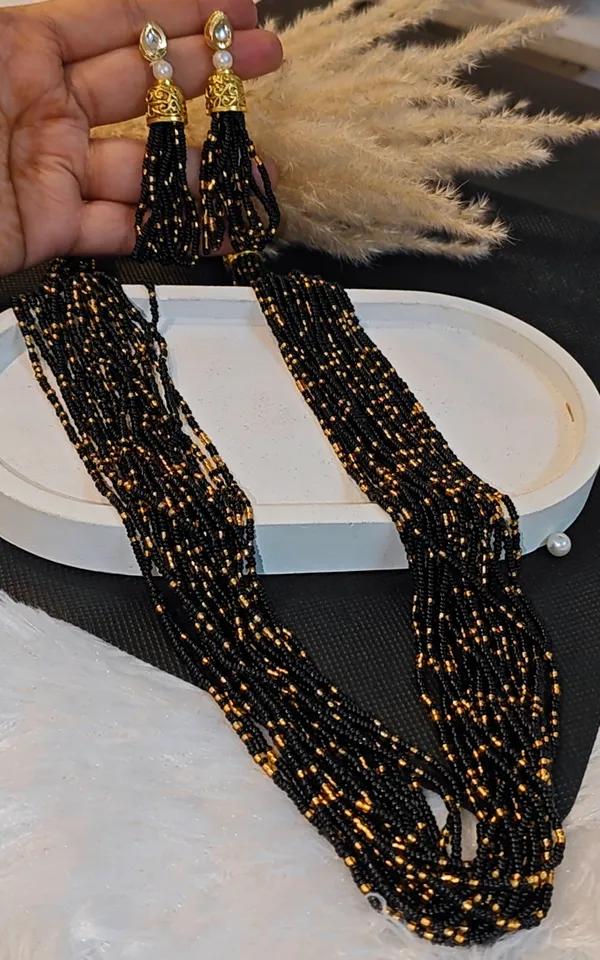 ELEGANT_BLACK_&_GOLD_BEADED_LAYERED_MALA