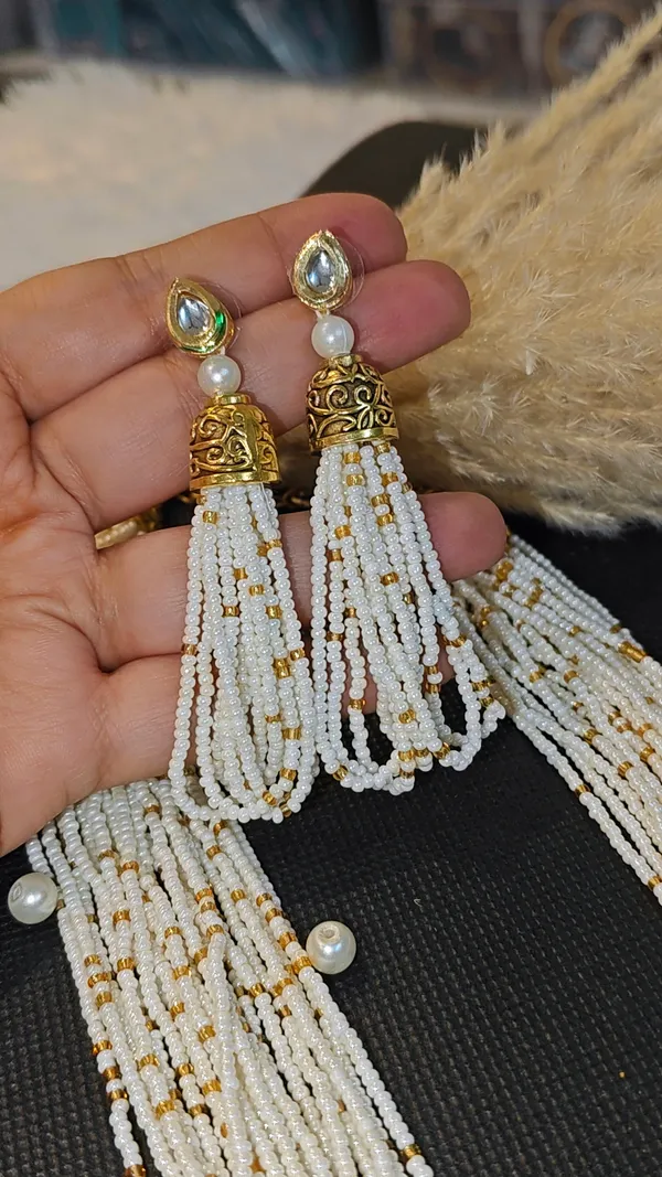 ELEGANT_WHITE_&_GOLD_MULTI-LAYER_BEADED_MALA