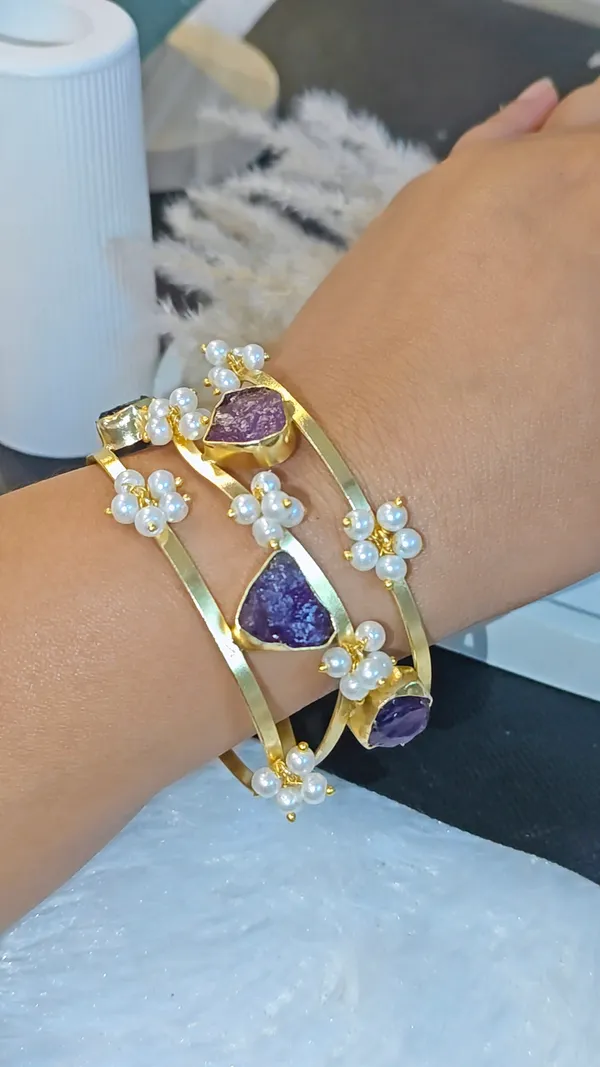 EXQUISITE_AMETHYST_&_PEARL_KADA_BRACELET