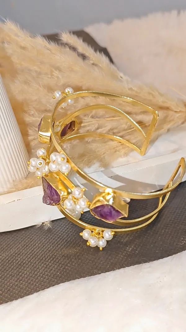 EXQUISITE_AMETHYST_&_PEARL_KADA_BRACELET