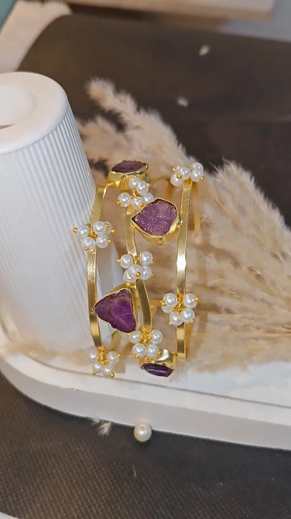 EXQUISITE_AMETHYST_&_PEARL_KADA_BRACELET