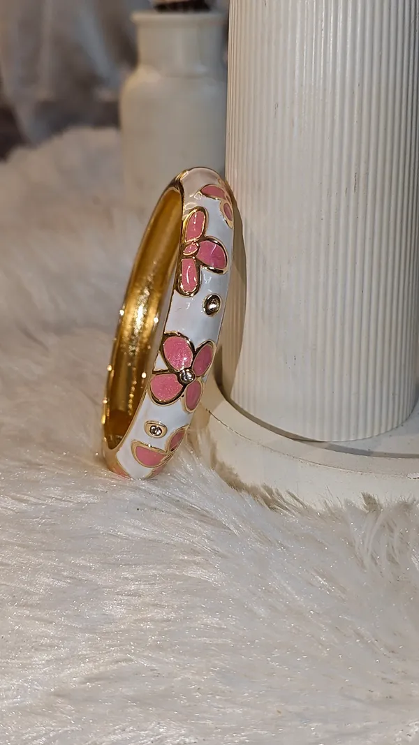 ELEGANT_ENAMEL_FLORAL_BANGLE_–_PINK_&_WHITE_WITH_GOLD_ACCENTS