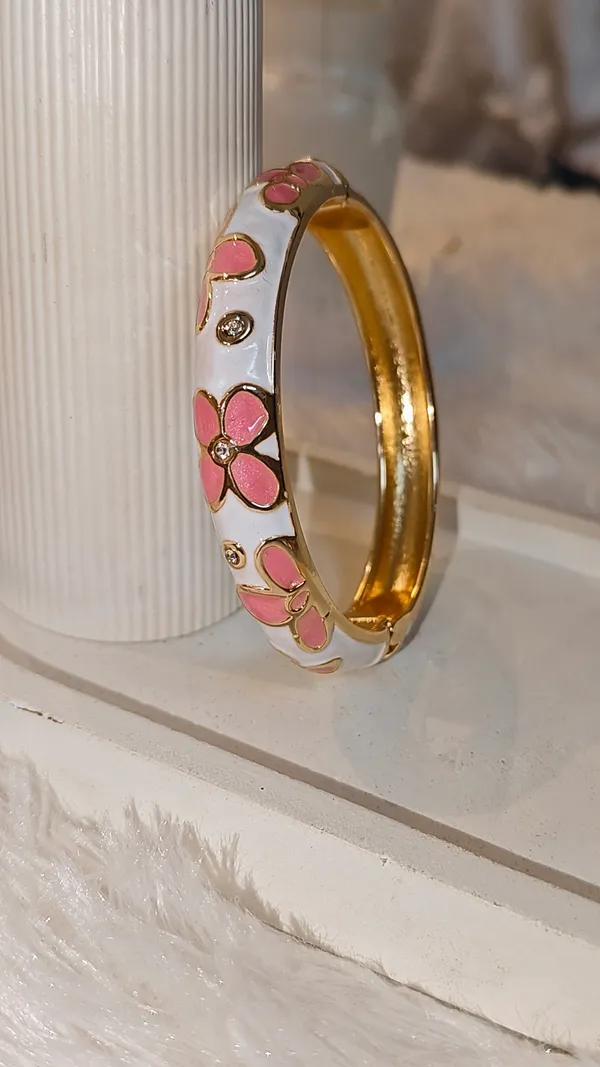 ELEGANT_ENAMEL_FLORAL_BANGLE_–_PINK_&_WHITE_WITH_GOLD_ACCENTS