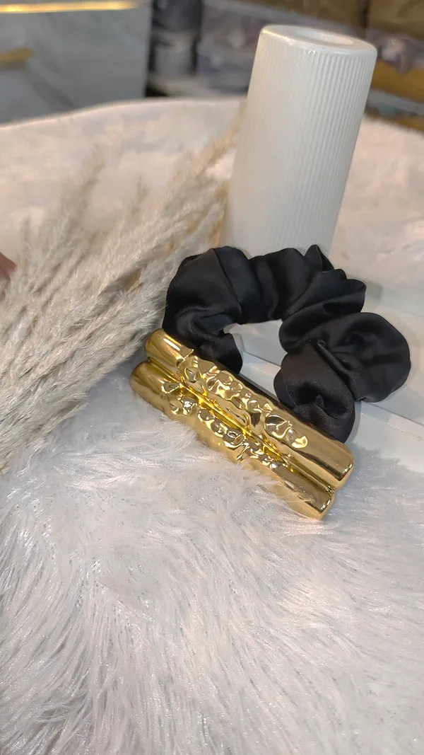 GOLD_LOG_HAIR_SCRUNCHIES