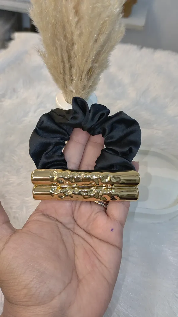 GOLD_LOG_HAIR_SCRUNCHIES