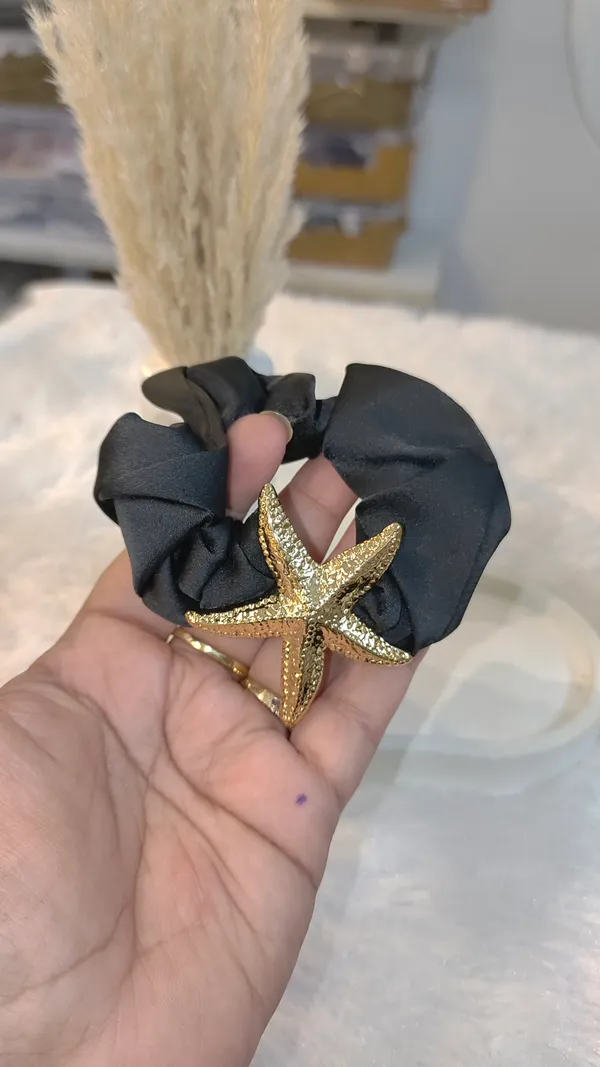 GOLD_STARFISH_SCRUNCHIES