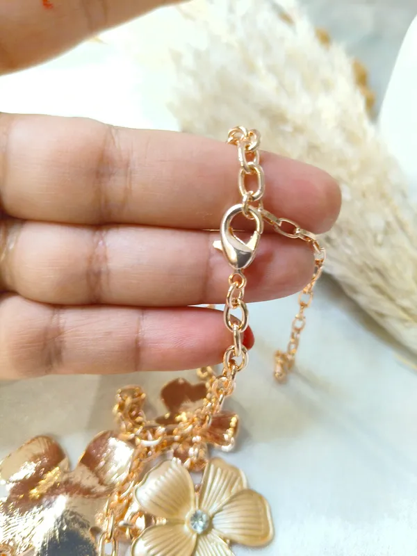 PREMIUM_&_ELEGANT_(_ANTI_TARNISH_)_NECKLACE_FOR_WOMEN