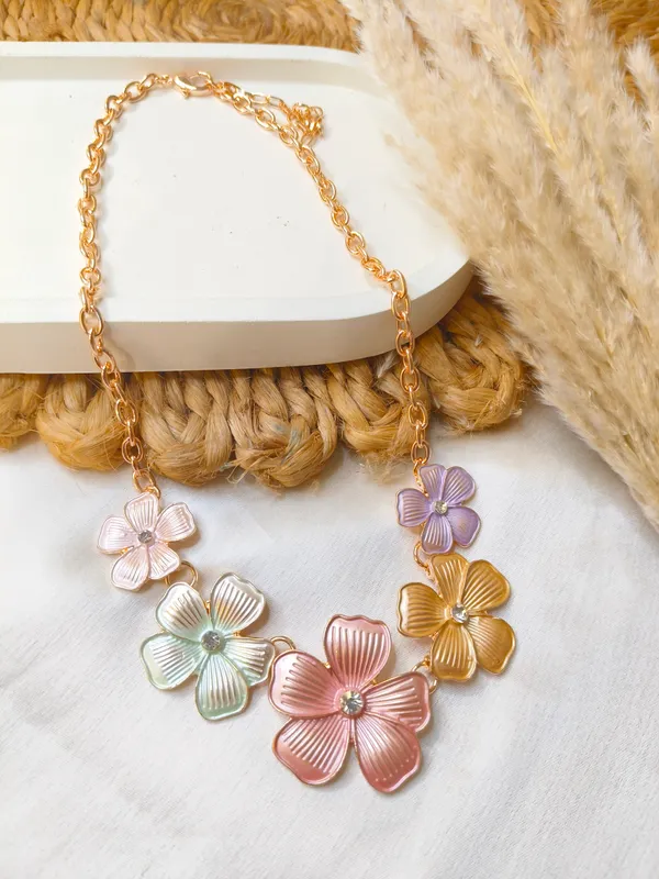 PREMIUM_&_ELEGANT_(_ANTI_TARNISH_)_NECKLACE_FOR_WOMEN