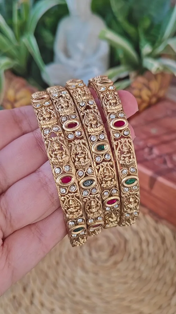 LAKSHMI_TEMPLE_ANTIQUE_BANGLES_SET