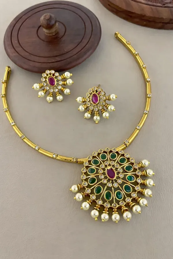 MAHI_-_BEAUTIFUL_KEMP_STONE_HASLI_WITH_TRADITIONAL_LOOK