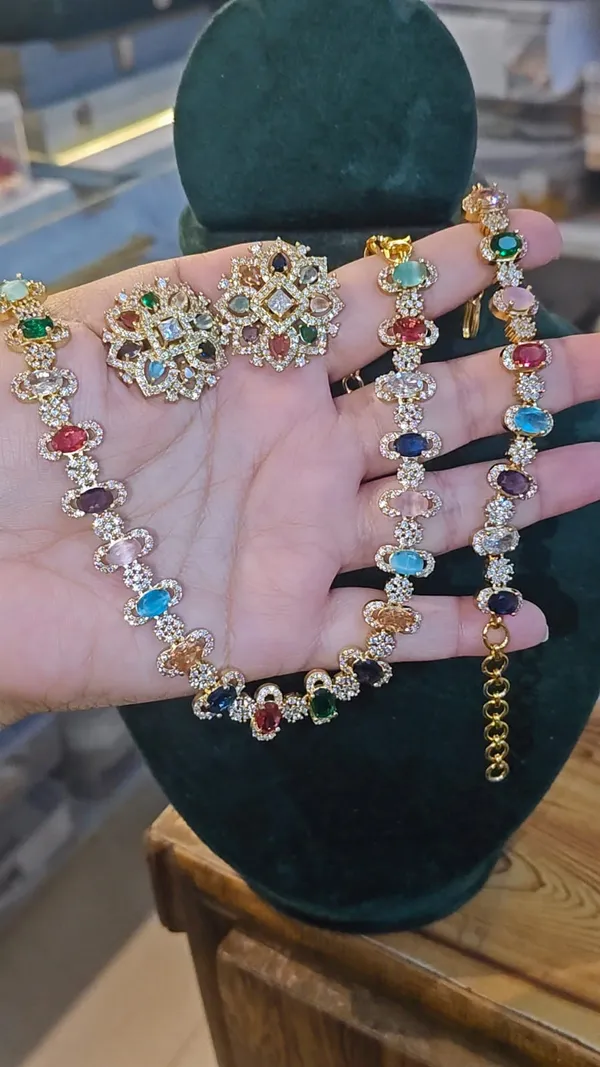 MAYRA_COMBO_WITH_BRACELET