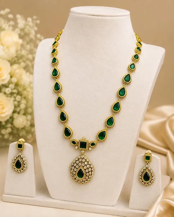 MISHA_(LONG)_EMERALD_GREEN_KUNDAN_NECKLACE_SET_