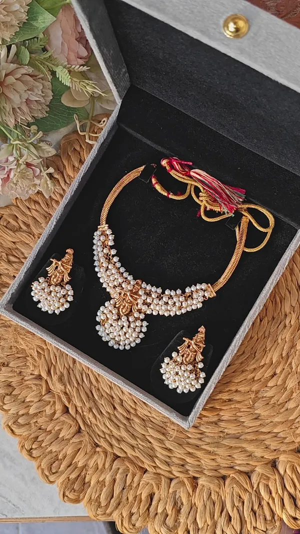 KRISHNA_PEARL_NECKLACE_WITH_JHUMKAS