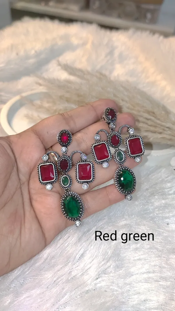 MONALISA_STONE_EARRING