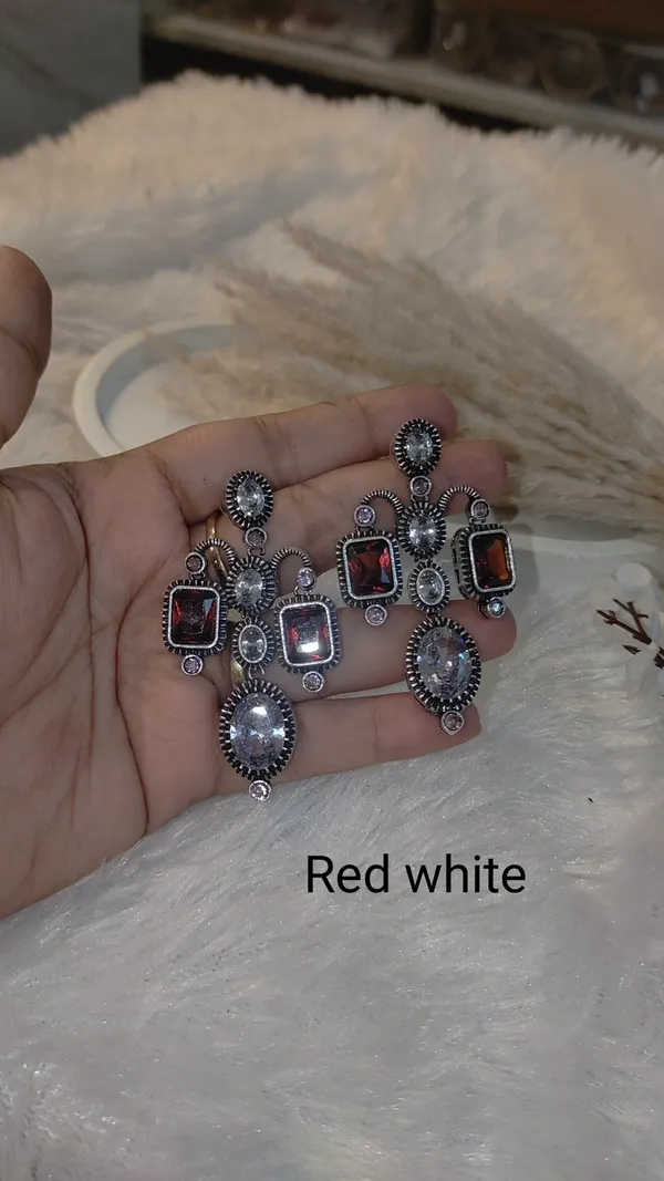 MONALISA_STONE_EARRING