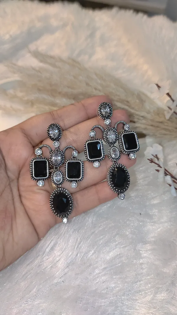 MONALISA_STONE_EARRING