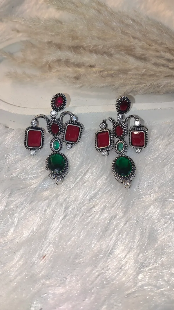 MONALISA_STONE_EARRING