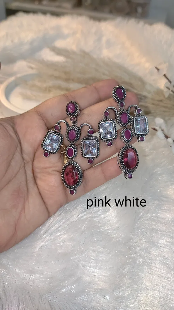MONALISA_STONE_EARRING