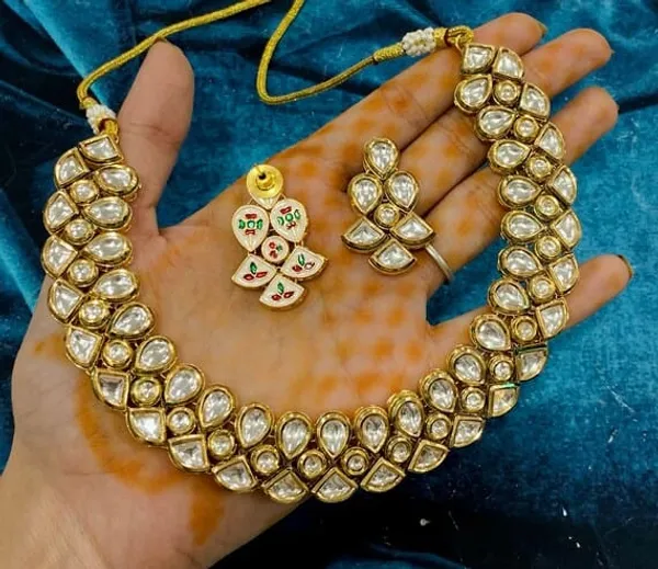 NAIRA_ELEGANT_BRIDAL-INSPIRED_KUNDAN_NECKLACE_SET