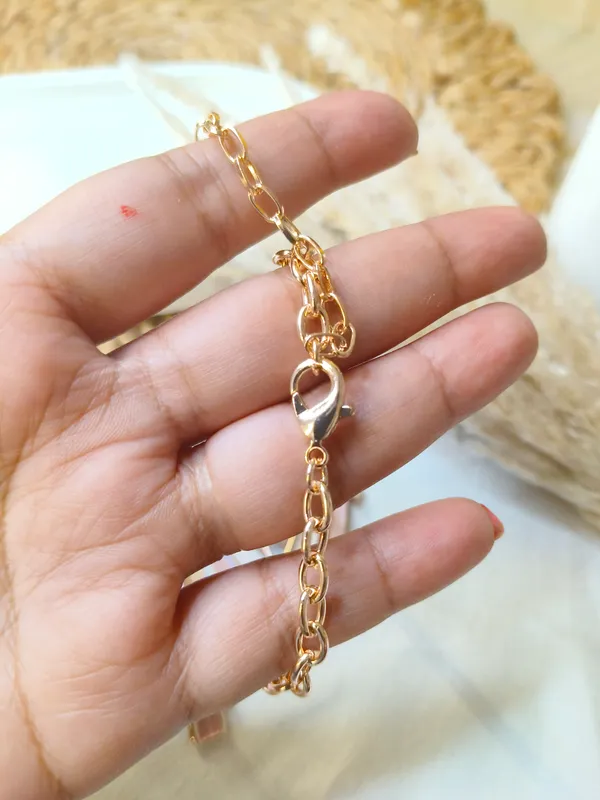 Golden_Stainless_Steel_Premium_&_Elegant_Necklace