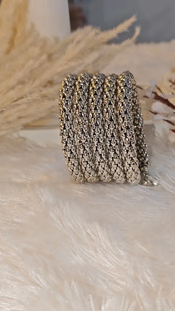 OXIDIZED_SILVER_MESH_KADA_BRACELET