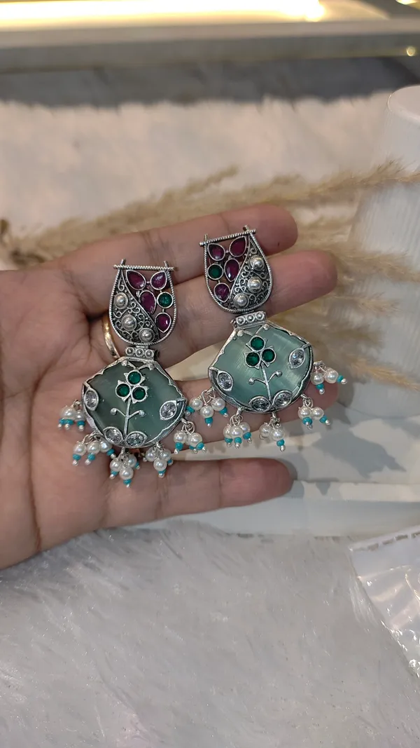 PAAKHI_JHUMKAS