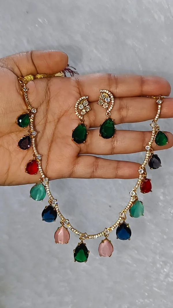 MENKA_MULTICOLOUR_TEARDROP_CRYSTAL_NECKLACE_SET_–_GOLD_FINISH