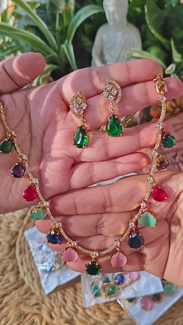 MENKA_MULTICOLOUR_TEARDROP_CRYSTAL_NECKLACE_SET_–_GOLD_FINISH