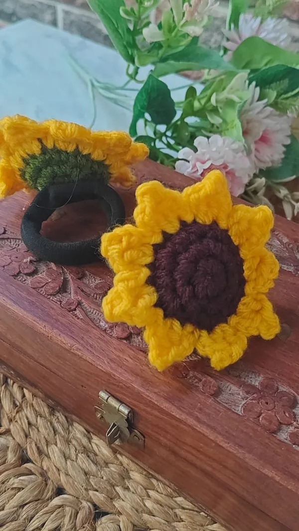 SUNFLOWER_HAIR_SCRUNCHIES_(PACK_OF_2)