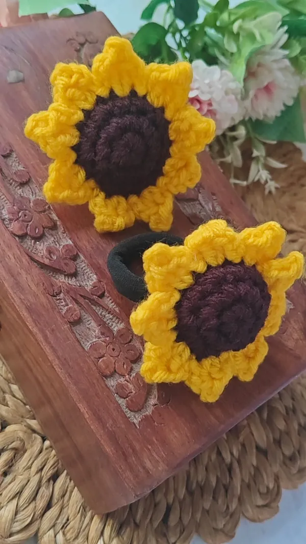 SUNFLOWER_HAIR_SCRUNCHIES_(PACK_OF_2)