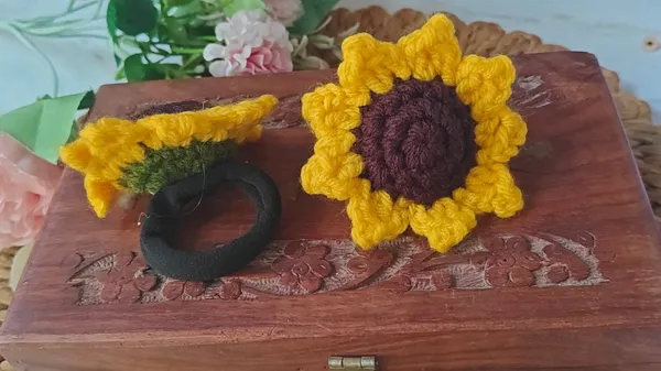 SUNFLOWER_HAIR_SCRUNCHIES_(PACK_OF_2)