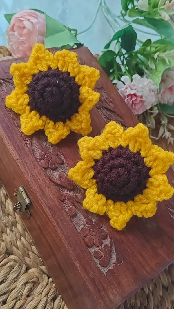 SUNFLOWER_HAIR_SCRUNCHIES_(PACK_OF_2)